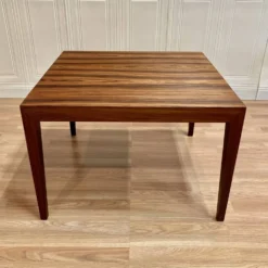 TABLE BASSE DESIGN ET ESTAMPILLE SCANDINAVE