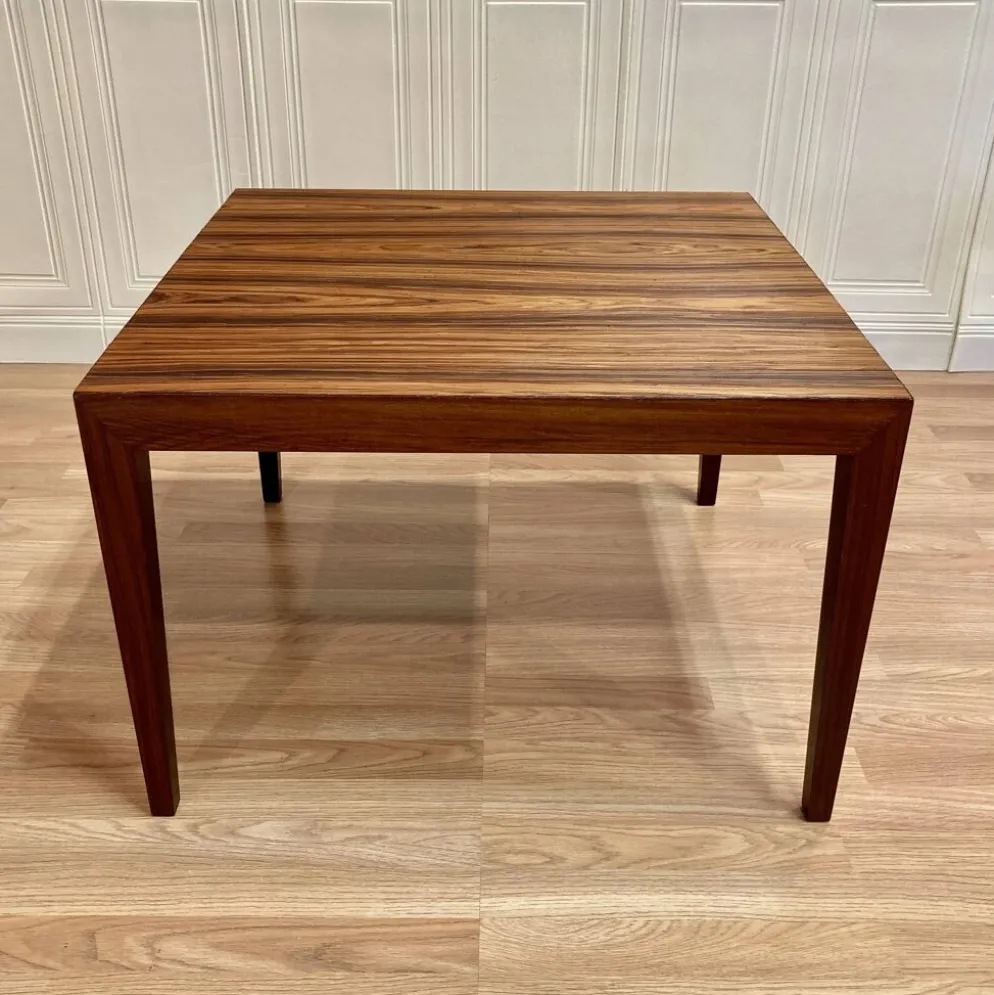 TABLE BASSE DESIGN ET ESTAMPILLE SCANDINAVE "1950".