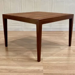 TABLE BASSE DESIGN ET ESTAMPILLE SCANDINAVE