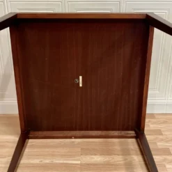 TABLE BASSE DESIGN ET ESTAMPILLE SCANDINAVE