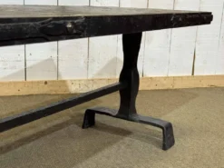 Table basse en acier forgé et plateau en ardoise, travail des années 1950