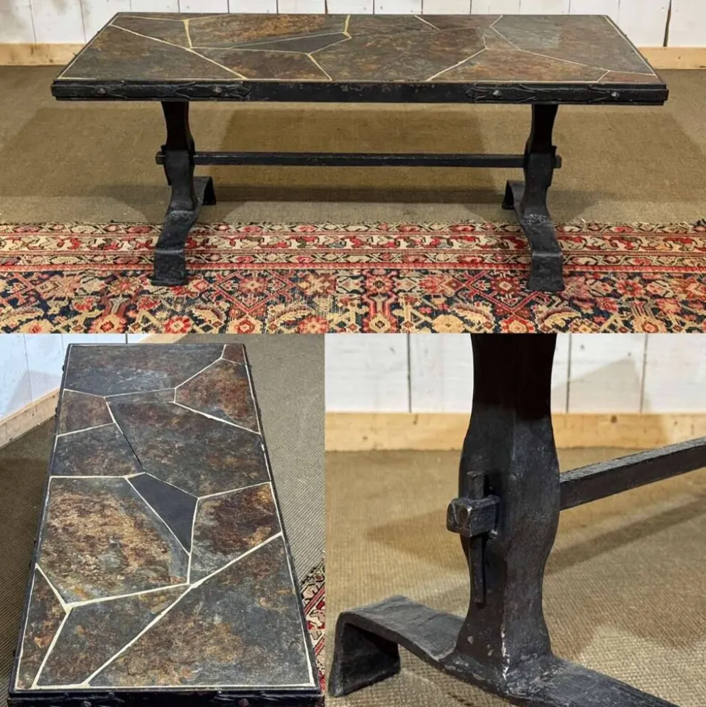 Table basse en acier forgé et plateau en ardoise, travail des années 1950