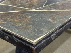 Table basse en acier forgé et plateau en ardoise, travail des années 1950