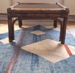 Table basse en bambou et verre fumé, années 1960