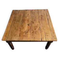 Table basse en bois et pieds tournés