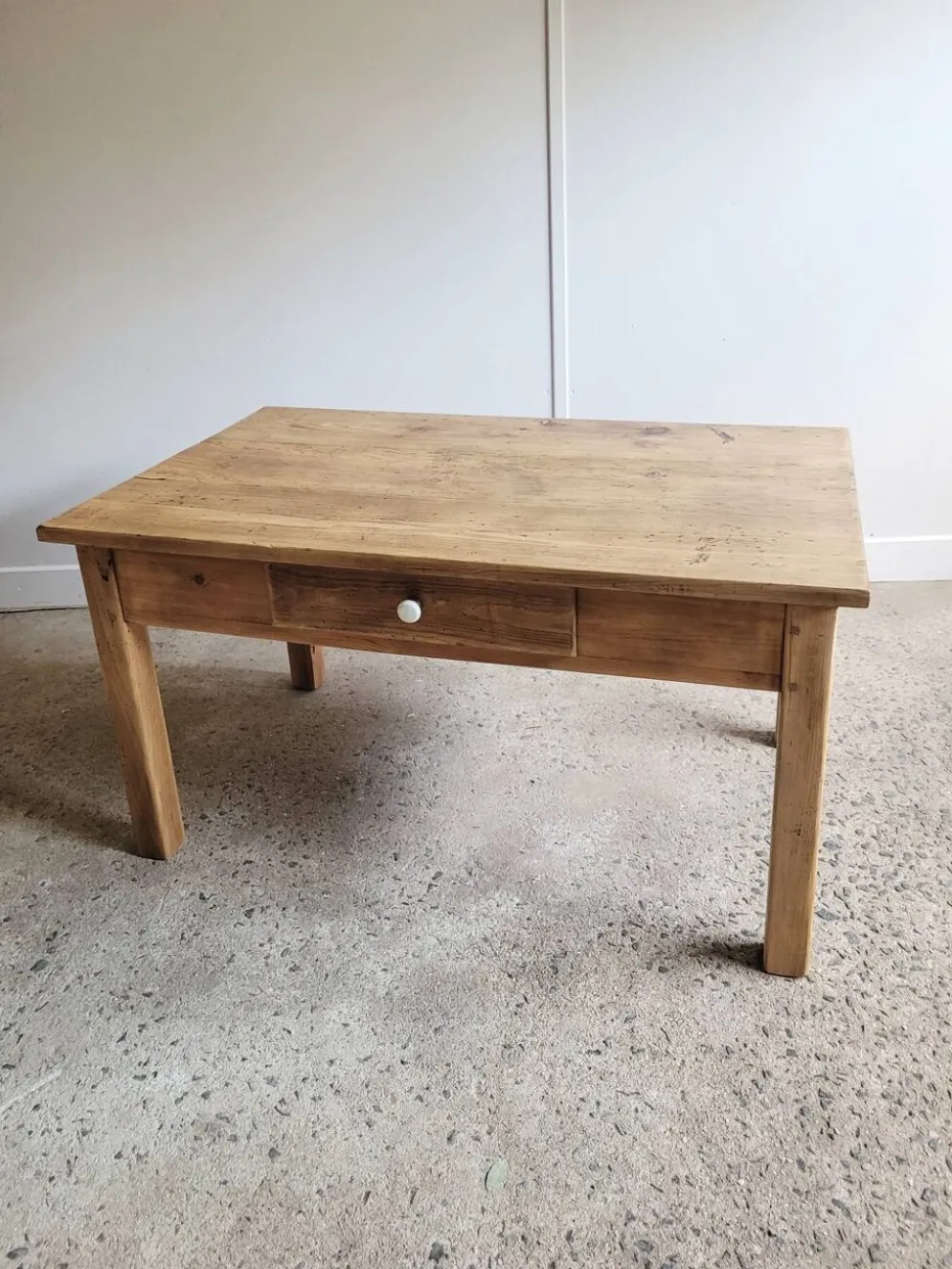 Table basse en bois massif