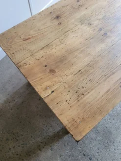 Table basse en bois massif