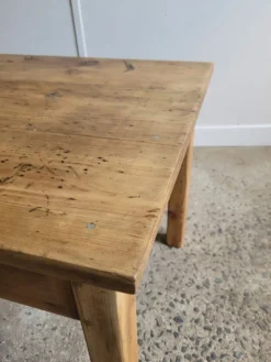 Table basse en bois massif