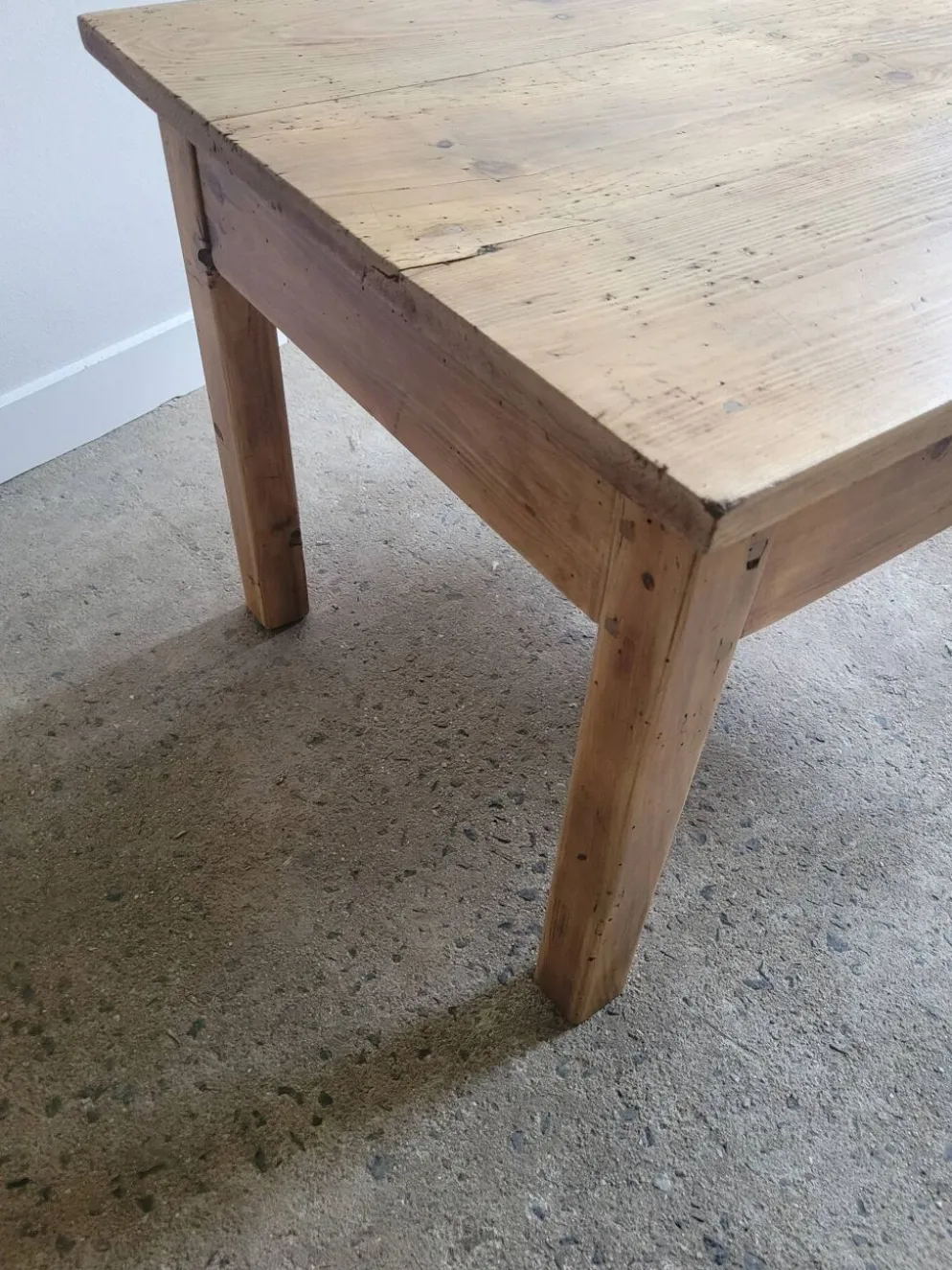 Table basse en bois massif