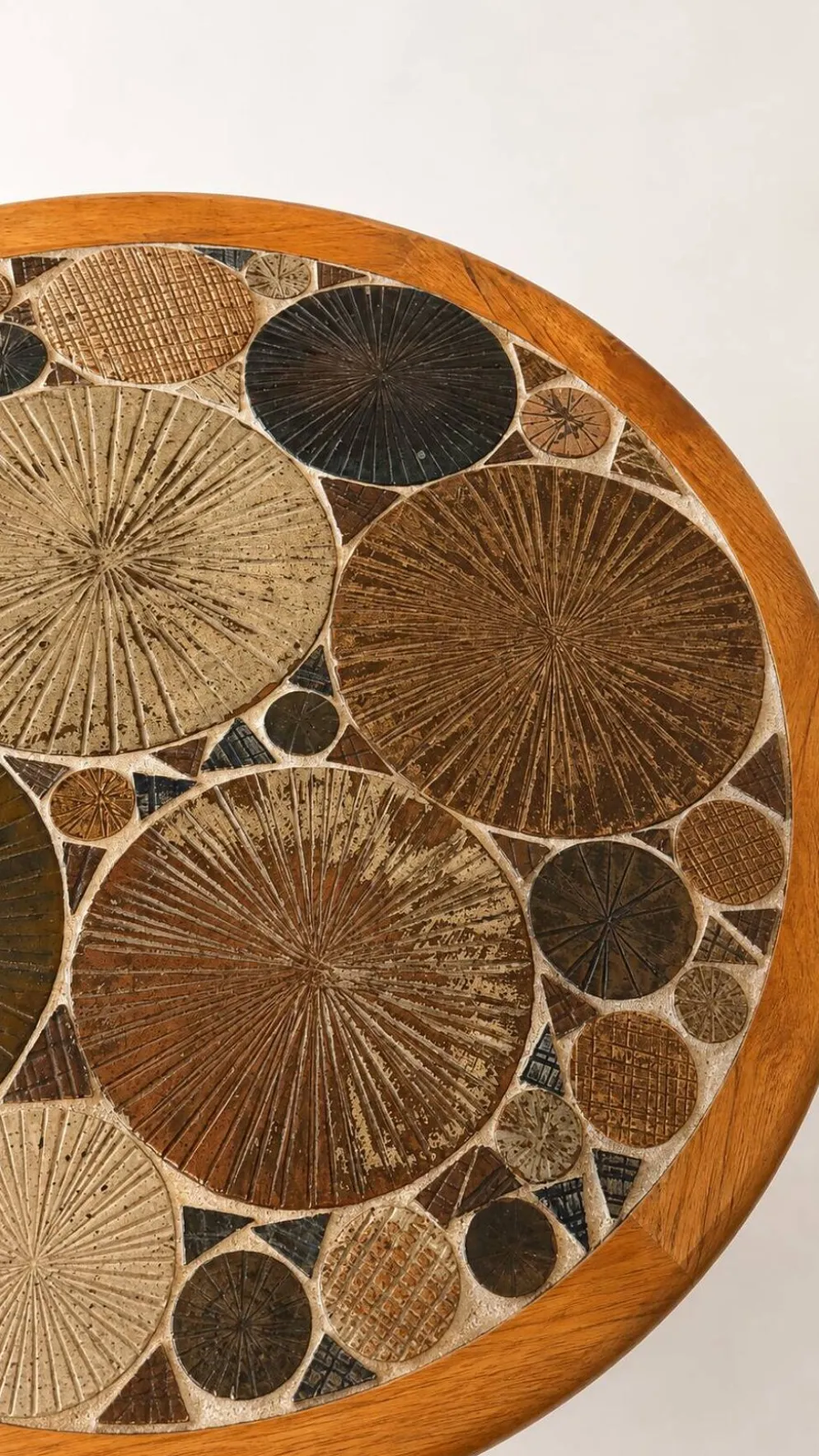 Table basse en carreaux de céramique Tue Poulsen pour Haslev, Danemark, années 1960.