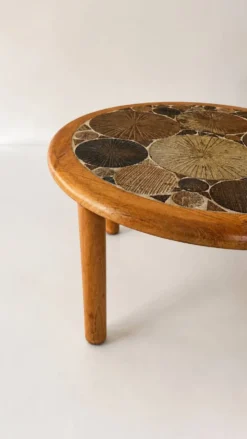 Table basse en carreaux de céramique Tue Poulsen pour Haslev, Danemark, années 1960.
