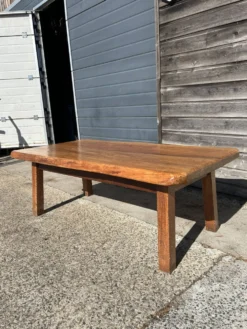 Table basse en chêne