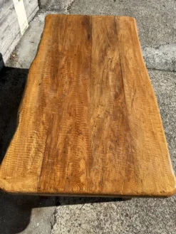 Table basse en chêne