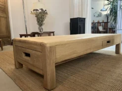 Table basse en chêne blond