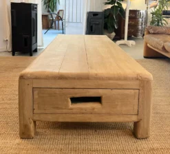 Table basse en chêne blond