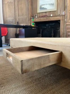 Table basse en chêne blond