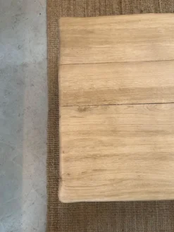 Table basse en chêne blond