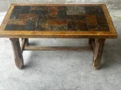 Table basse en chêne et ardoise – années 60-70