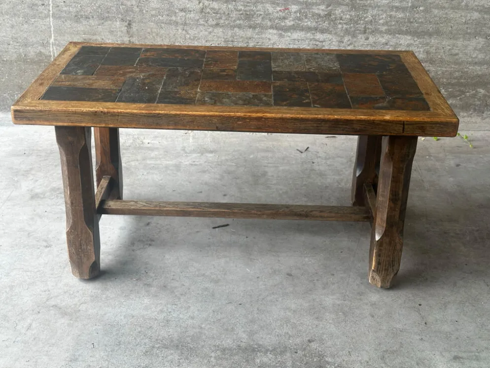 Table basse en chêne et ardoise – années 60-70