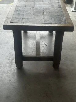 Table basse en chêne et ardoise – années 60-70