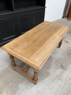Table basse en chêne fin XIXème