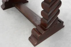 Table basse en chêne noir avec des pieds de tréteau à spirale, France, vers 1915