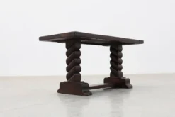 Table basse en chêne noir avec des pieds de tréteau à spirale, France, vers 1915