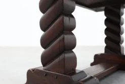 Table basse en chêne noir avec des pieds de tréteau à spirale, France, vers 1915