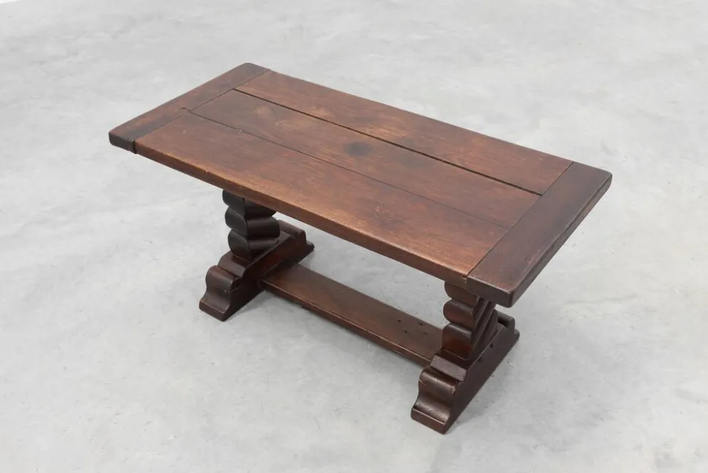 Table basse en chêne noir avec des pieds de tréteau à spirale, France, vers 1915