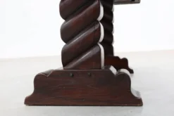 Table basse en chêne noir avec des pieds de tréteau à spirale, France, vers 1915