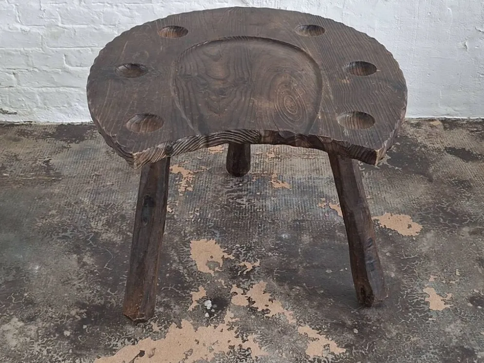 Table basse en forme de fer à cheval, sculptée à la main dans un style brutaliste, années 1960.