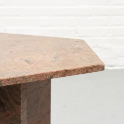Table basse en granit des années 1970