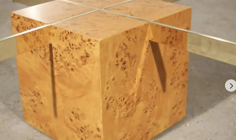Table basse en loupe d'orme et verre trempé par Jean-Claude Mahey pour Roche Bobois