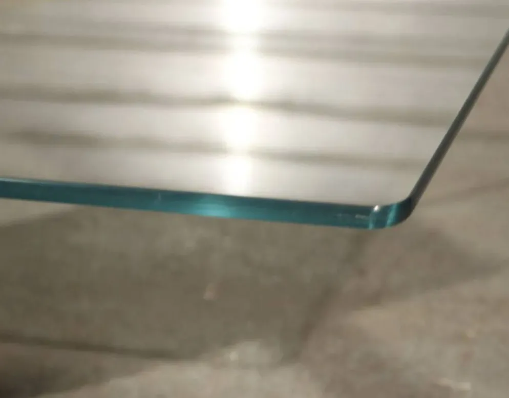 Table basse en loupe d'orme et verre trempé par Jean-Claude Mahey pour Roche Bobois