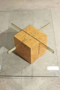 Table basse en loupe d'orme et verre trempé par Jean-Claude Mahey pour Roche Bobois