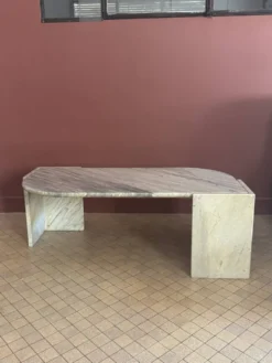 Table basse en marbre de carrare rochebobois