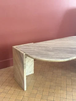Table basse en marbre de carrare rochebobois