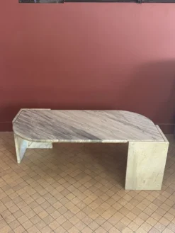 Table basse en marbre de carrare rochebobois