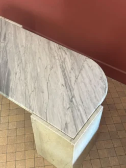 Table basse en marbre de carrare rochebobois