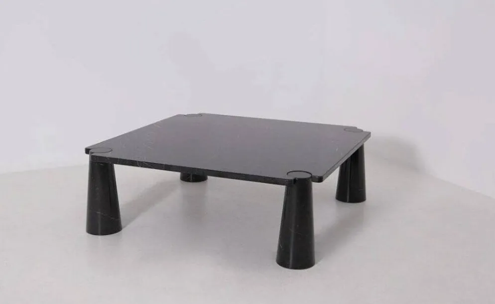 Table basse en marbre noir Eros par Angelo Mangiarotti pour Skipper, années 1990.