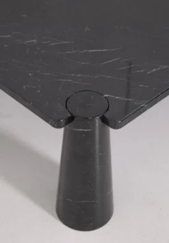Table basse en marbre noir Eros par Angelo Mangiarotti pour Skipper, années 1990.