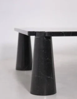 Table basse en marbre noir Eros par Angelo Mangiarotti pour Skipper, années 1990.