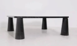 Table basse en marbre noir Eros par Angelo Mangiarotti pour Skipper, années 1990.