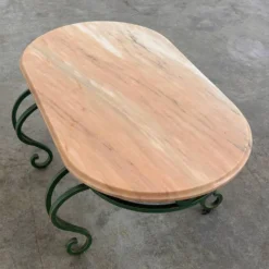 Table basse en marbre rose vintage et fer forgé vert, années 1970