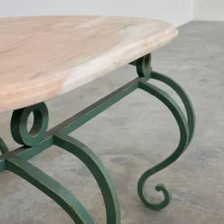 Table basse en marbre rose vintage et fer forgé vert, années 1970