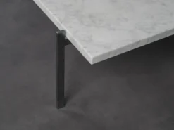 Table basse en marbre roulé par Poul Kjaerholm pour Fritz Hansen, Danemark, années 1990.