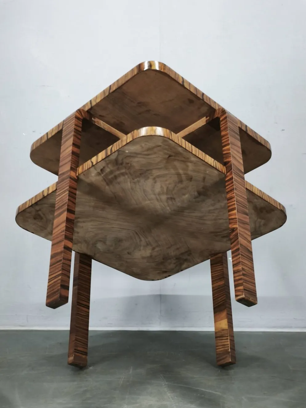 Table basse en noyer à deux niveaux Art Déco des années 1930, Tchécoslovaquie