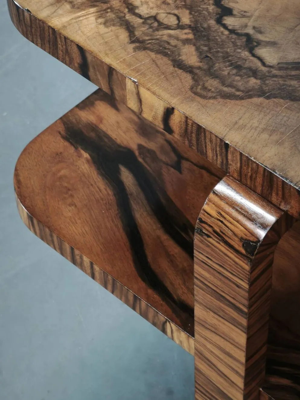 Table basse en noyer à deux niveaux Art Déco des années 1930, Tchécoslovaquie