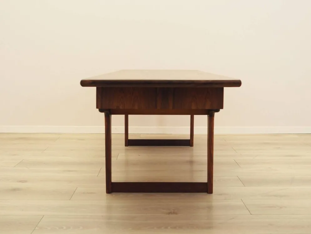 Table basse en palissandre danois avec étagère, années 1960