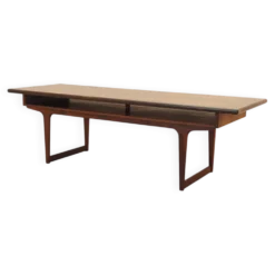 Table basse en palissandre danois avec étagère, années 1960